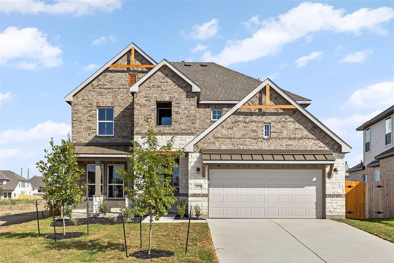 Exterior of a Saratoga Homes home in The Grove at Blackhawk, Pflugerville